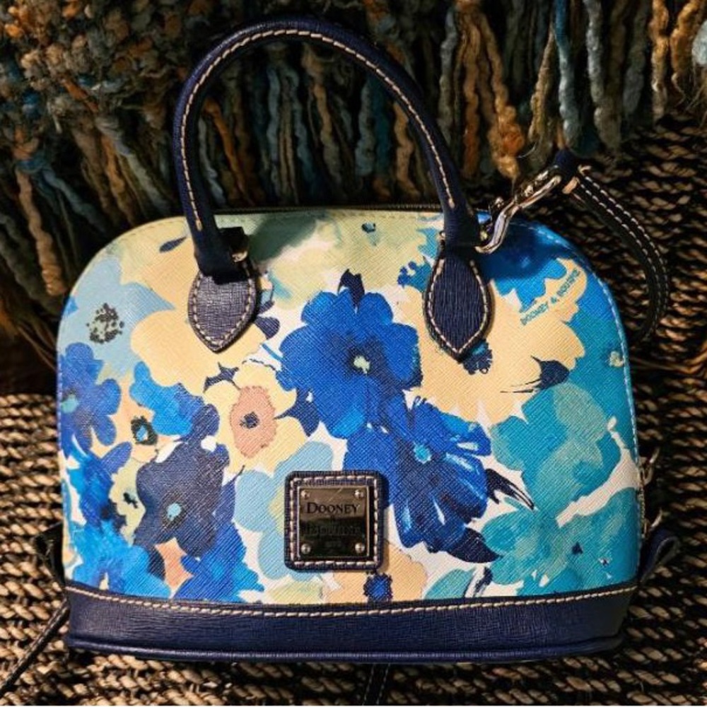 Like new adorable multi color Dooney bag